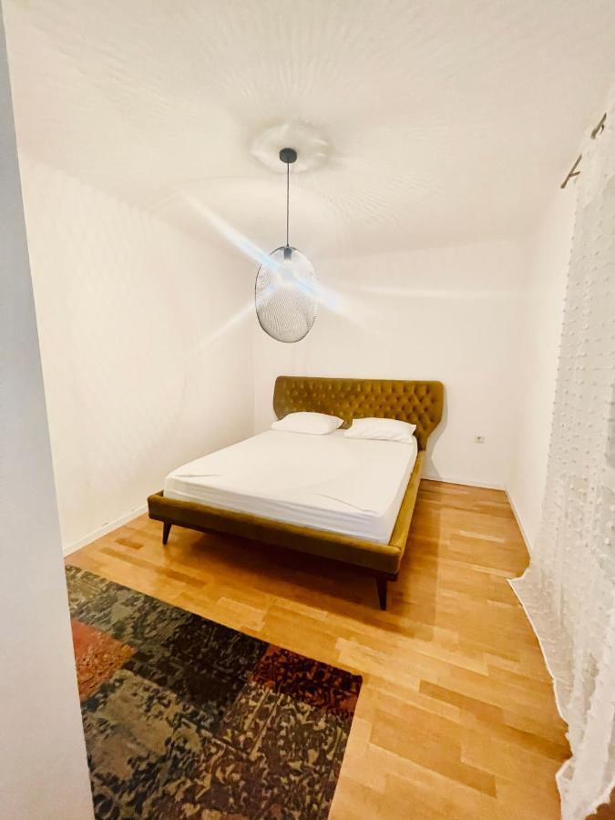 Ferhadija Lounge Apartamento Sarajevo Exterior foto